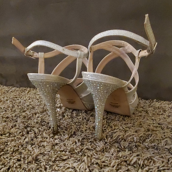 Glitter Heel - Picture 2 of 3